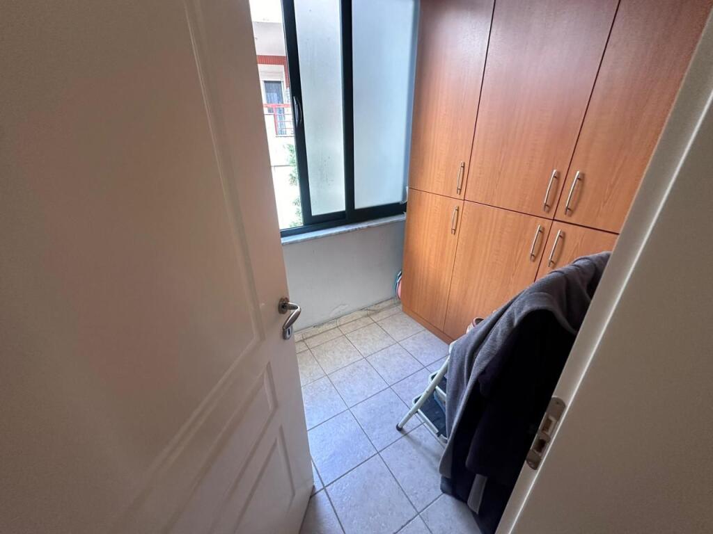 Apartament per shitje tek Liqeni i Thate (pa malore) 