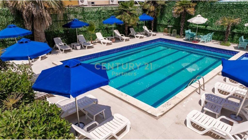 Ekskluzive – Hotel për Shitje në Golem