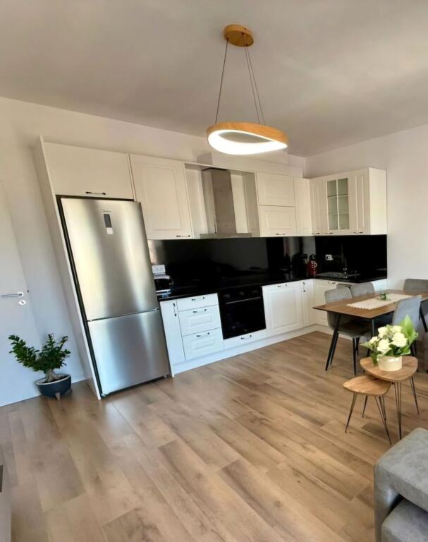 Jepet me qera apartament 1+1 prane Zogut te Zi