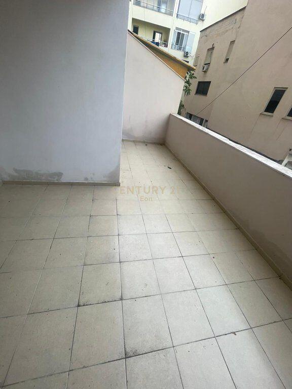 Apartament 2+2 Në Shitje në Ish-URT, Durrës - 133,000€ | 140 m²