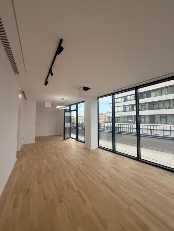 Shitet apartament luksoz 2+1+2 me verandë REZIDENCA LAKE VIEW