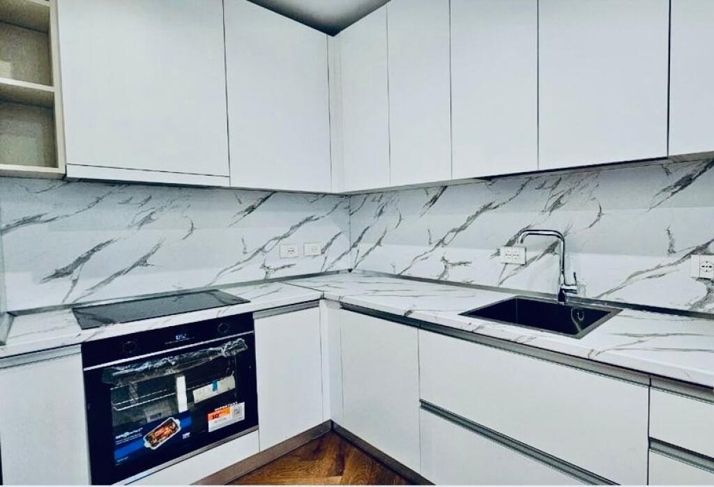 APARTAMENT ME QERA 2+1+2 NË QENDËR