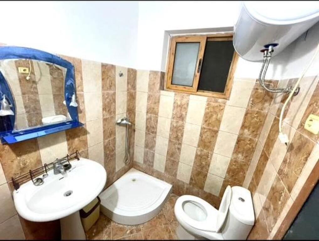 Jepet me qera shtepi 1+1 e mobiluar tek Ish Parku