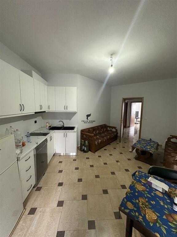 APARTAMENT ME QERA 2+1 SELITE 60.000 LEKE