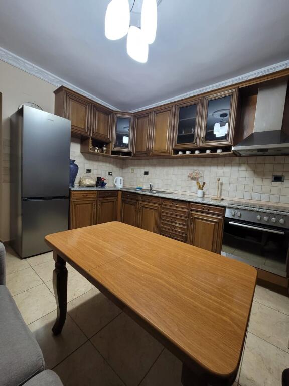 APARTAMENT ME QERA 2+1 RRUGA FORTUZI 65.000 LEKE