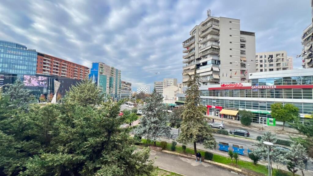 *Me Qera : 2+1+2Ballkone📍Zogu i Zi (Te Rrethrrotullimi⚡️) - 600€ - S.75m² - Kt.3 || I Mobiluar dhe Investuar se Fundmi🤯🔥 *