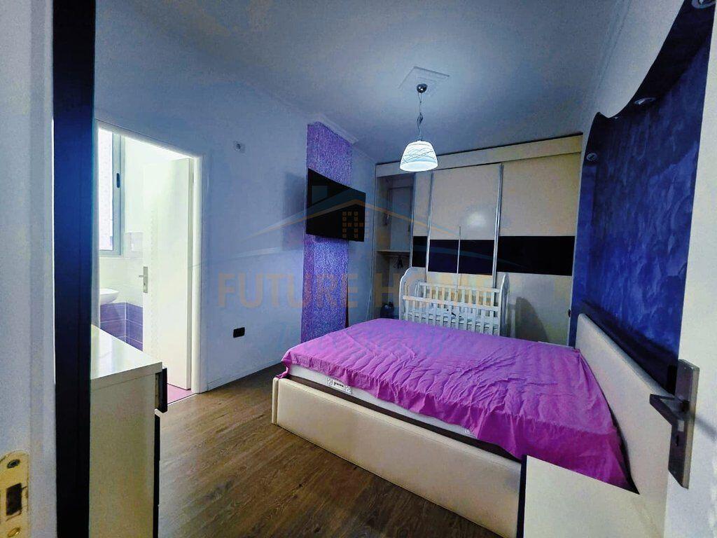 Jepet me qera apartament 2+1+2+post parkimi