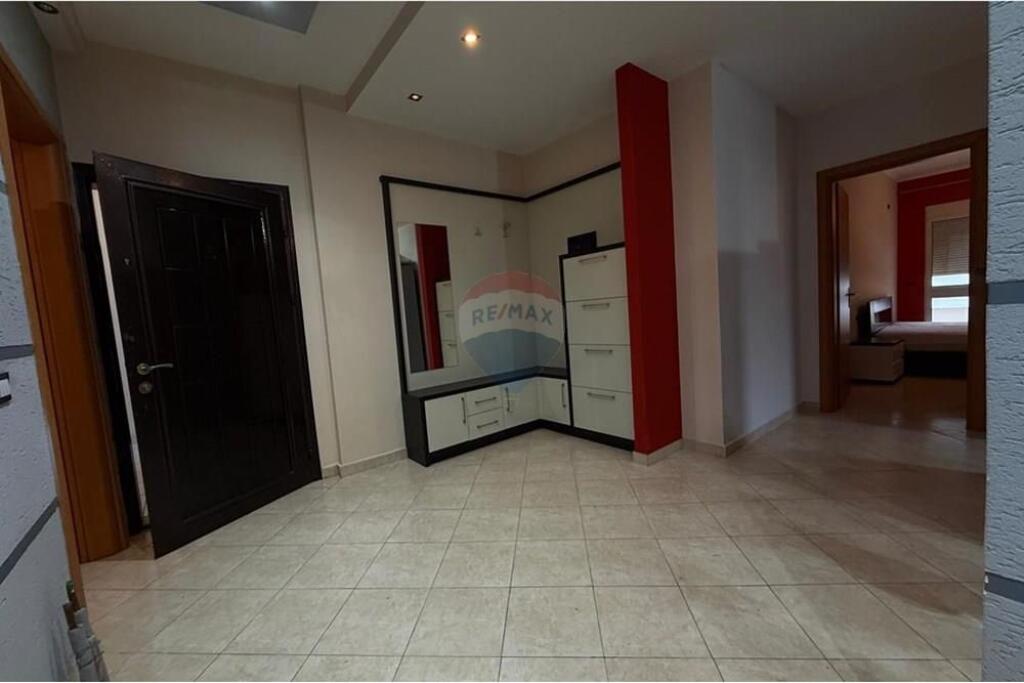 Apartament - Për Qira - Liqeni i Thatë