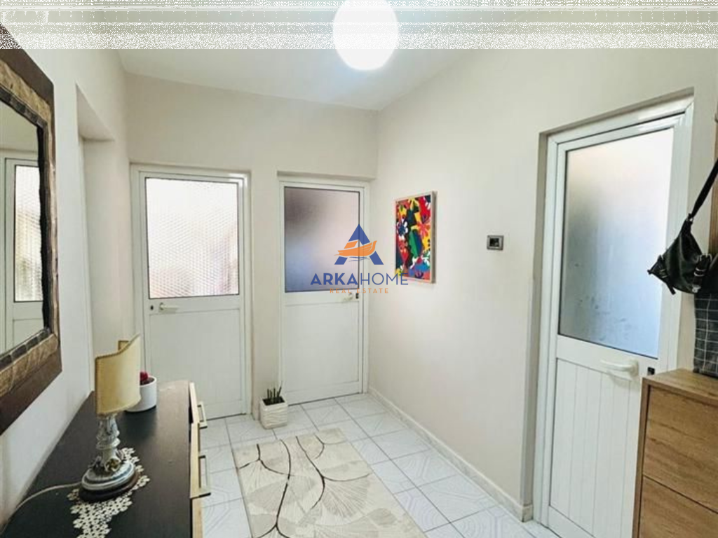 SHITET APARTAMENT 2+1+BALLKON "PRANE ISH-TREGUT ELEKTRIK,RRUGA TODI SHKURTI" 150000 EURO