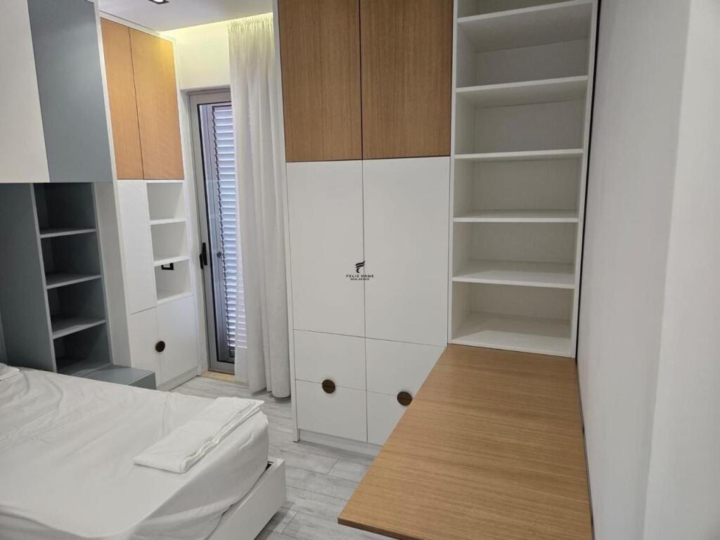 APARTAMENT ME QERA 3+1+2+2 RRUGA E KAVAJES 1.500 EURO