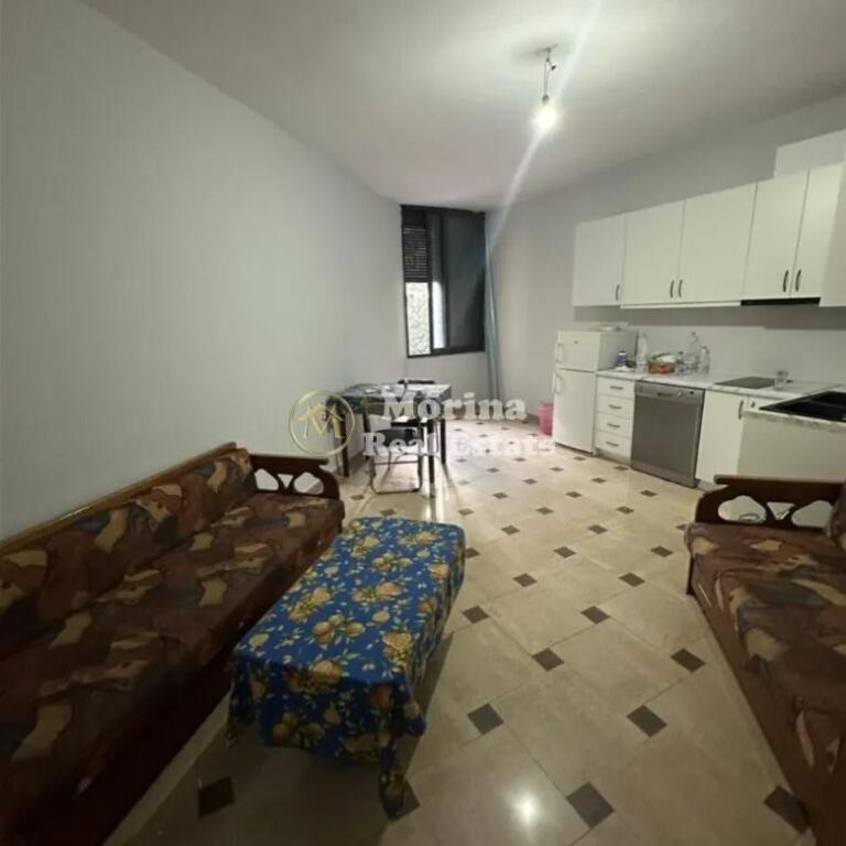 Apartament 3+2+3 ballkone, Kodra e Diellit, 600 Euro/muaj