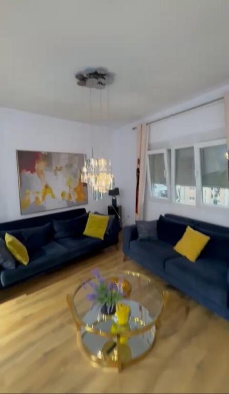 Shitet ap luksoz,komune e parisit,260.000 euro