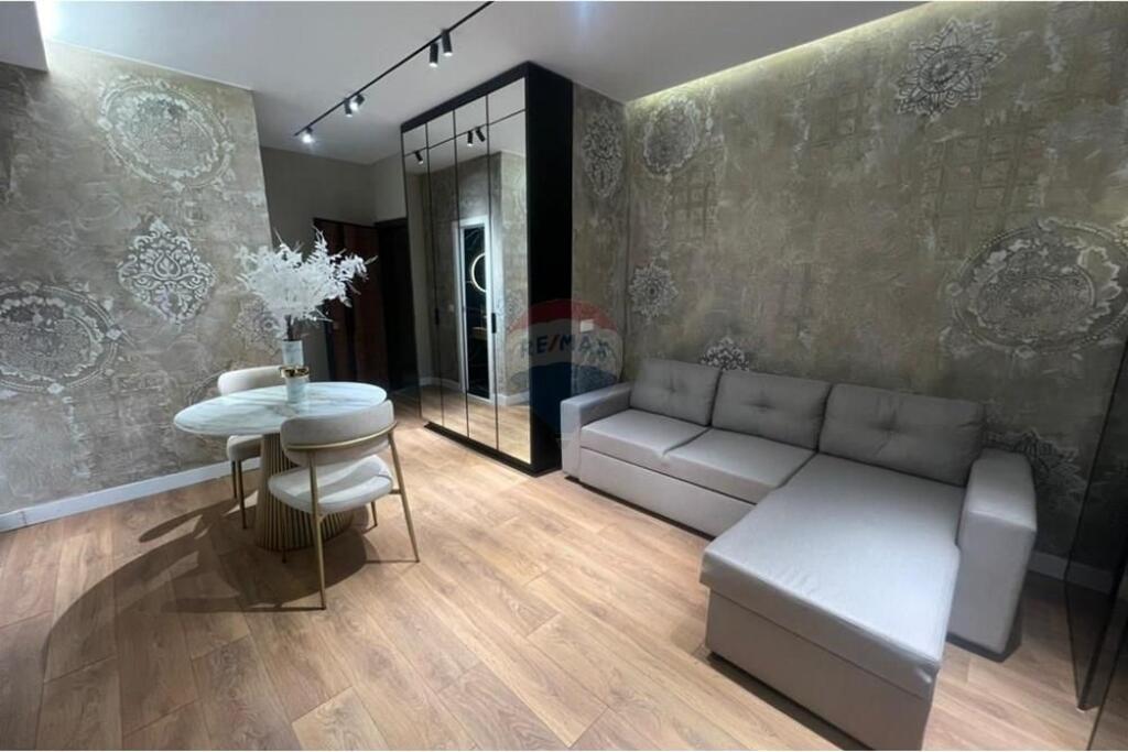 Apartament - Për Shitje - Sheshi Skënderbej, Tiranë(ID: 530181095-235)