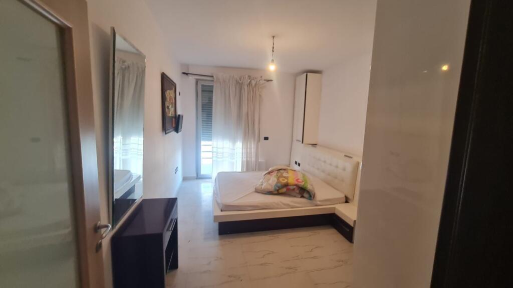 2+1,i mobiluar pas vizion plus,500 euro