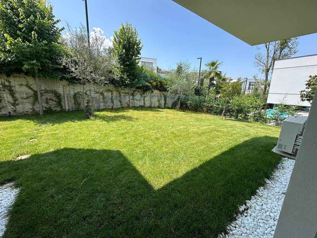 Qera, Vilë, Vilat Forest, Liqeni I Thatë, Tiranë.