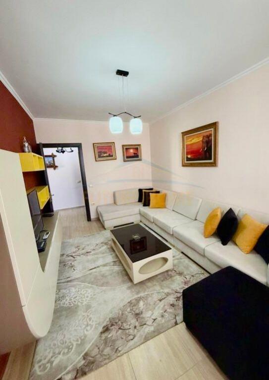 Qera, Apartament 1+1, Fresk, Tirane.
