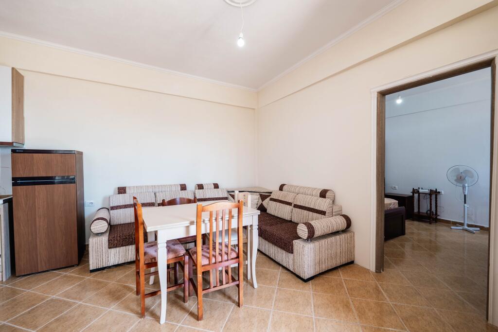 Casa con terreno in vendita a Marina Sarande