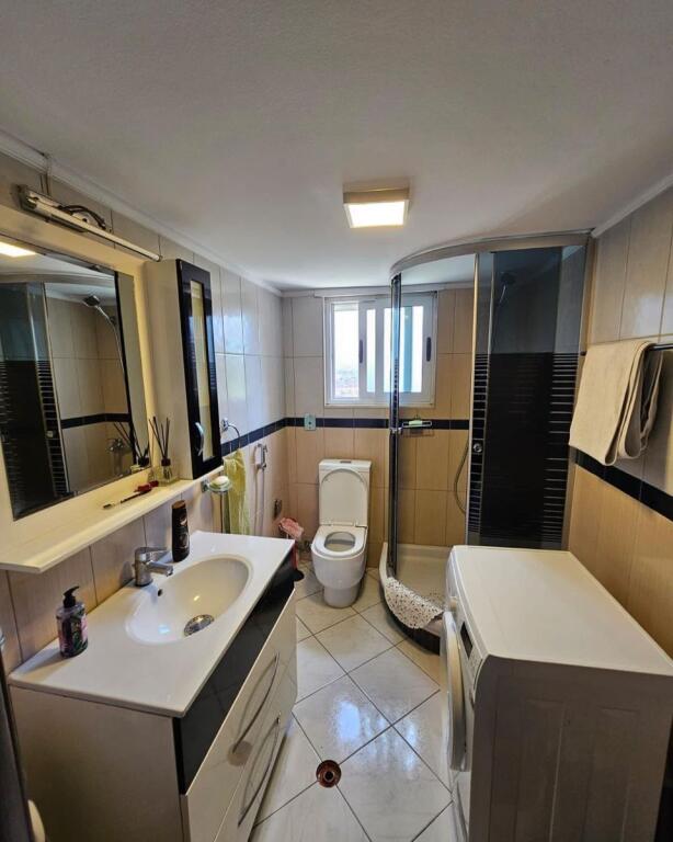 Apartament me Qera 2+1+2+Verande te Liqeni i Thate