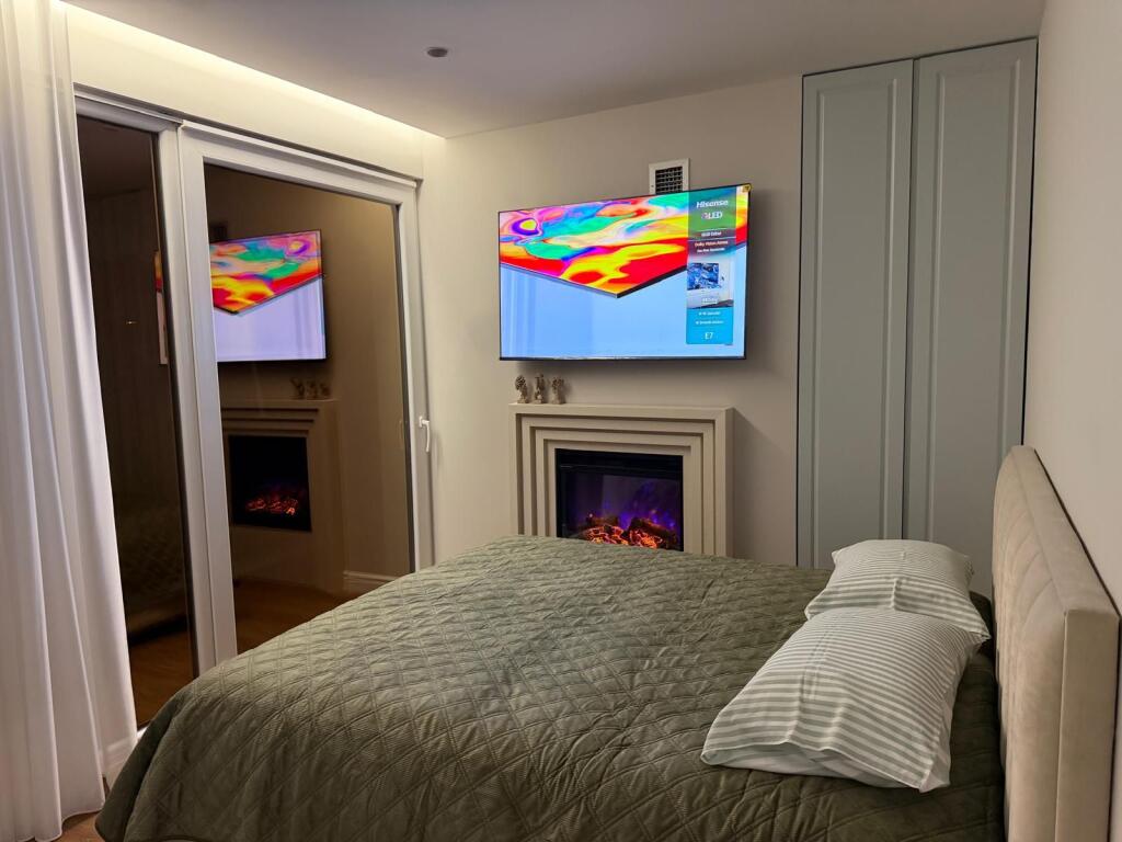 🏡 Jepet me Qira Vilë Luksoze me Pishinë – Pranë Saukut