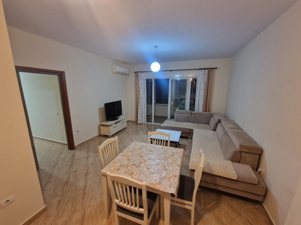 Apartament 2+1+2 me qera perballe TV Vizion Plus 650€\muaj