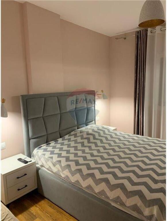 Apartment - For Rent - Zogu I Boulevard, Tirana