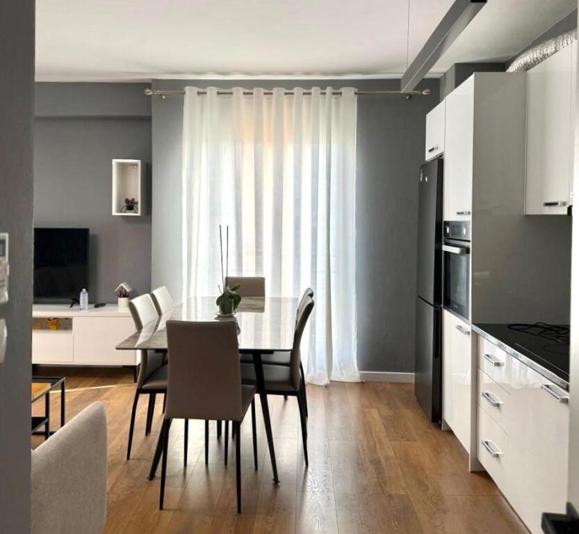 *Prima Volta in Affitto✨️: 2+1📍Nuovo Viale (Via Jordan Misja) - 700€ - Sup. 90m² - Qualità Premium e Arredamento Moderno🔥 *