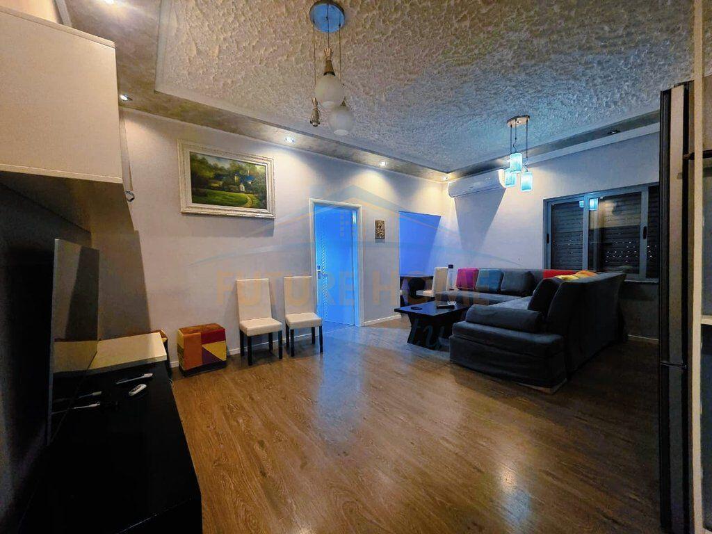 Jepet me qera apartament 2+1+2+post parkimi