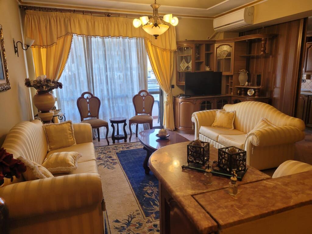 Jepet me qera apartament 2+1+2 tualete+ballkon ne Bllok te Libri Universitar