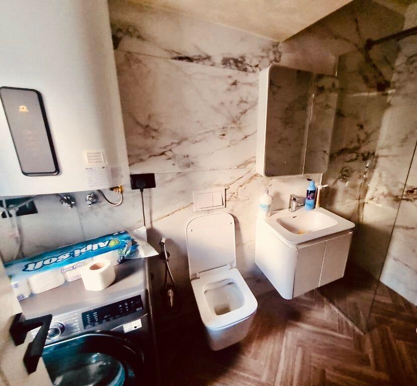 GARSONIERE TEK MYSLYM SHYRI!
