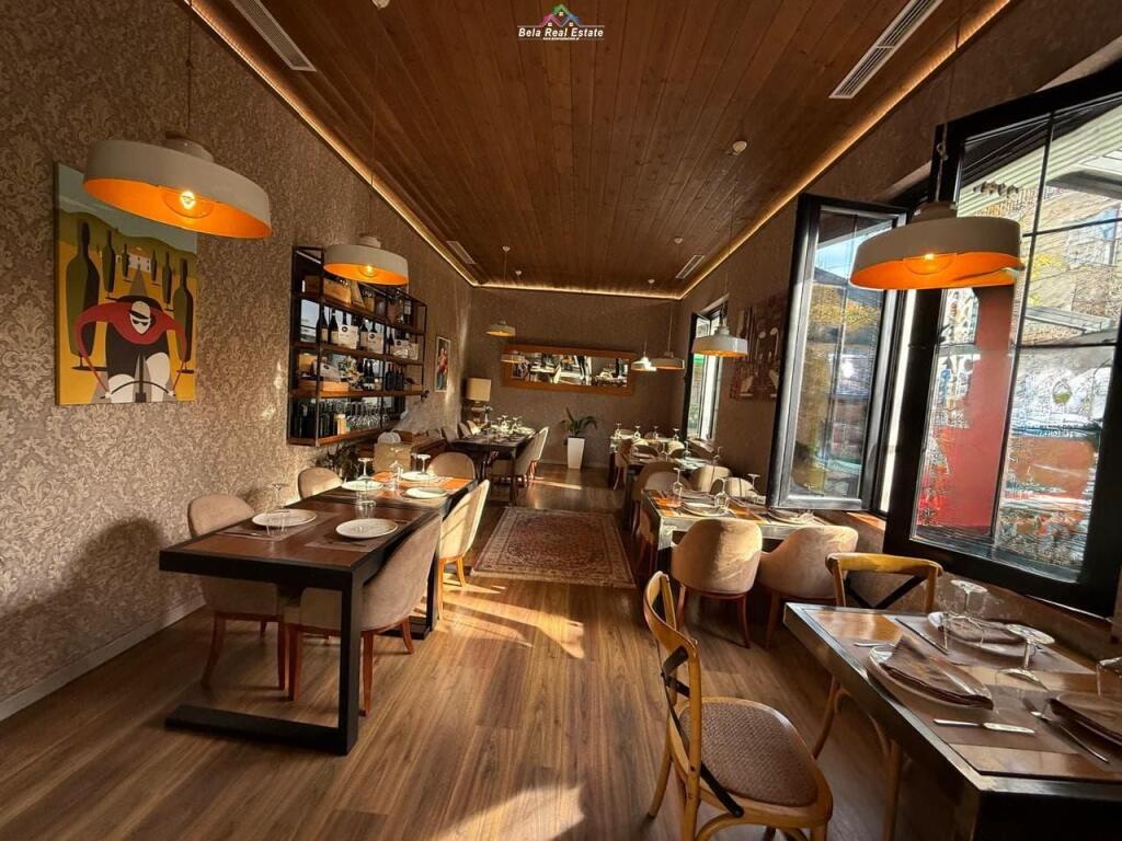 Shitet Biznes Restorant tek Pazari i Ri (ID BSHB145) Tirane
