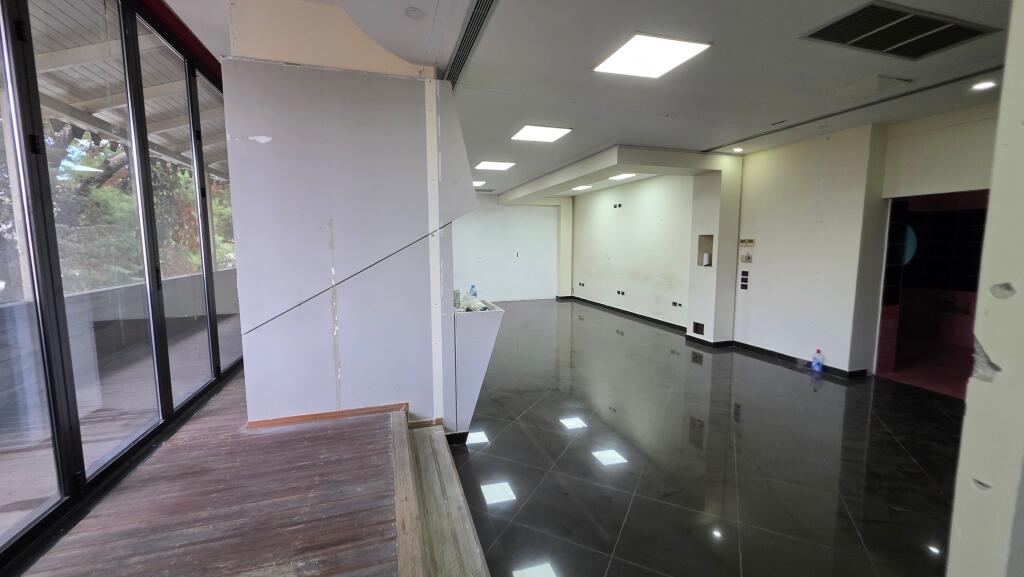 Jepet me qera ambjent per zyra ne Don Bosko