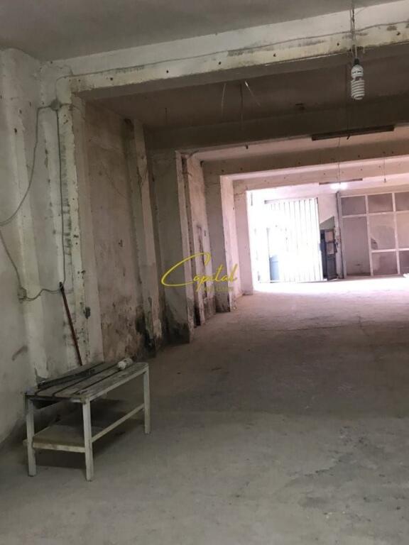 MAGAZINE ME QERA 340 M2 SIRI KODRA 800 EURO