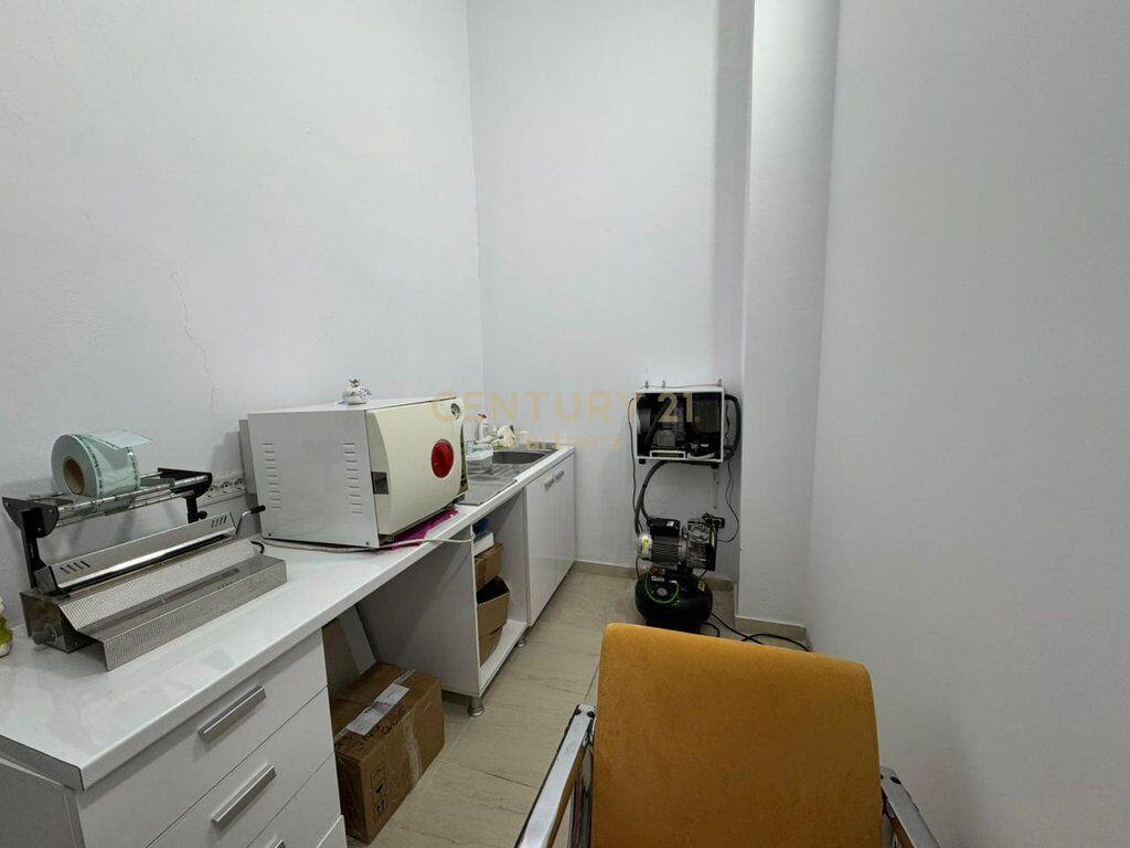 VENDIAMO UNA CLINICA DENTALE A YZBERISHT!