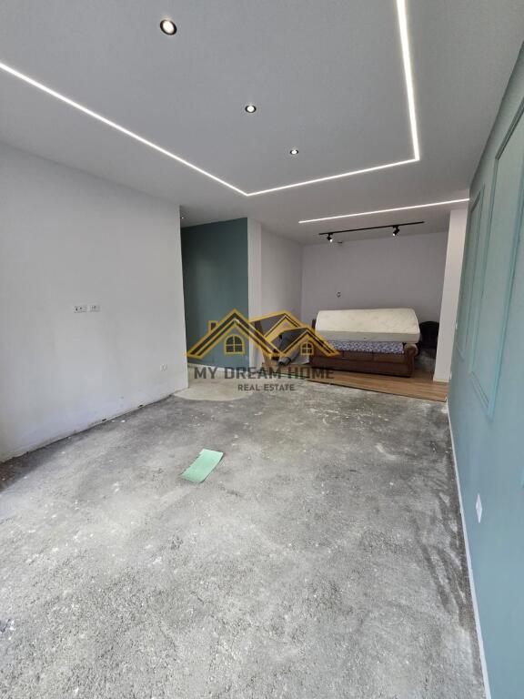 Apartament 2+1+2 Për Shitje në Golem!