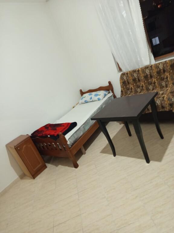 MONOLOCALE 22000 LEKE LAPRAKE.