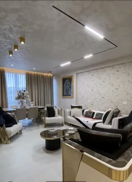 VENDESI APPARTAMENTO 2+1+2 POSTI AUTO ALI DEMI 240.000 EURO