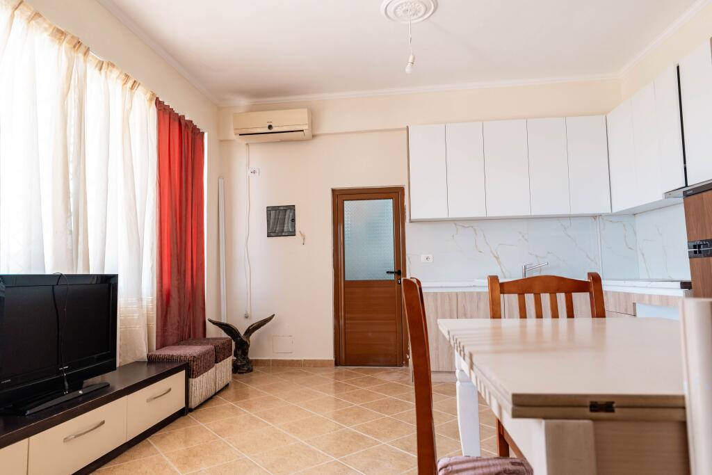 Casa con terreno in vendita a Marina Sarande