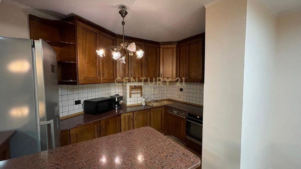 Rent – Apartment 2+1+2, Willson Square