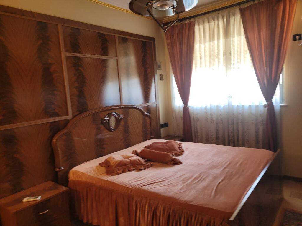 Jepet me qera apartament 2+1+2 tualete+ballkon ne Bllok te Libri Universitar