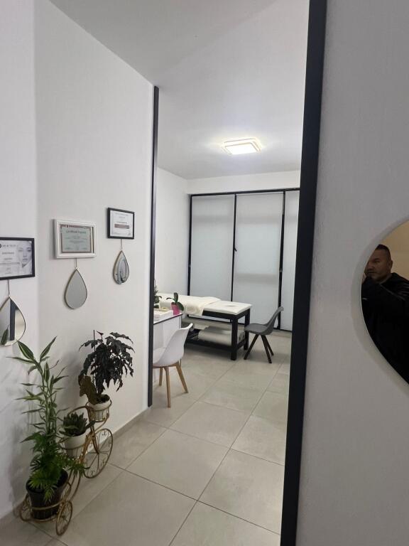 Zyre me qera, Ish Parku!