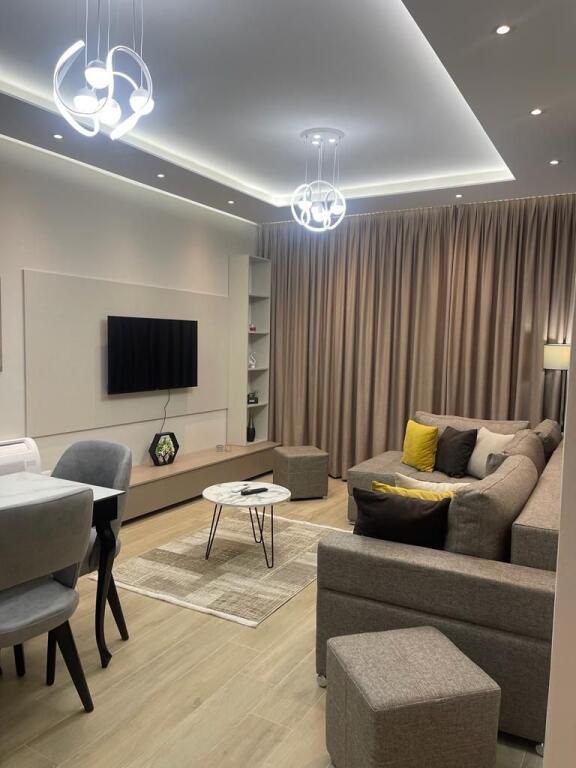 🏡 Apartament me Qira 1+1 – Komuna e Parisit (pranë Olimpikut)