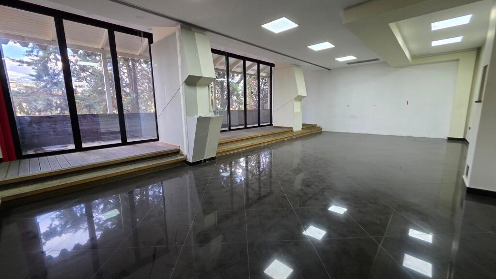 Jepet me qera ambjent per zyra ne Don Bosko