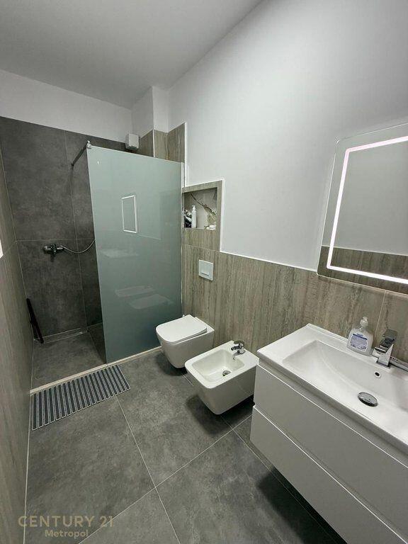 JEPET ME QIRA APARTAMENT 1+1+POST PARKIMI, ZOGU I ZI!