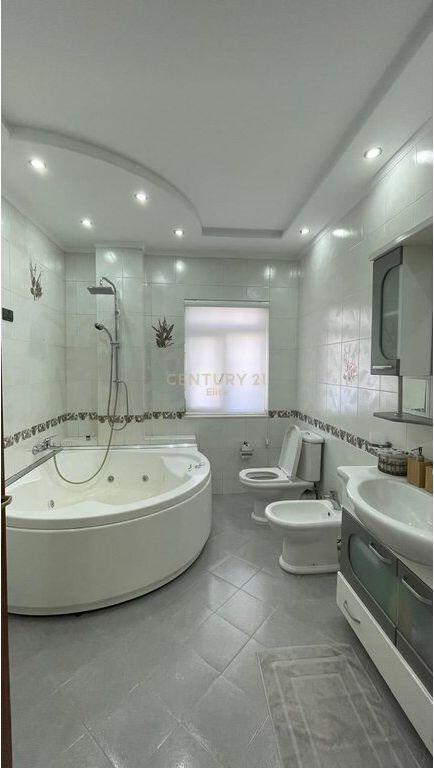 Rent – Apartment 2+1+2, Willson Square