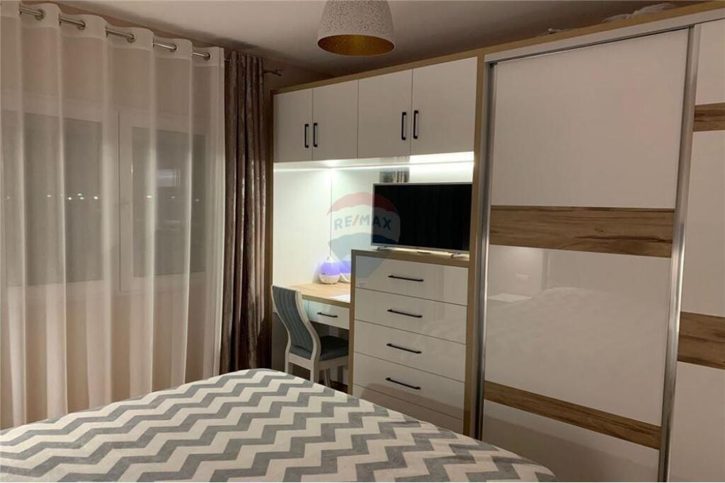 Jepet me qira Apartament 2+1 ne Bulevardin Zogu 1