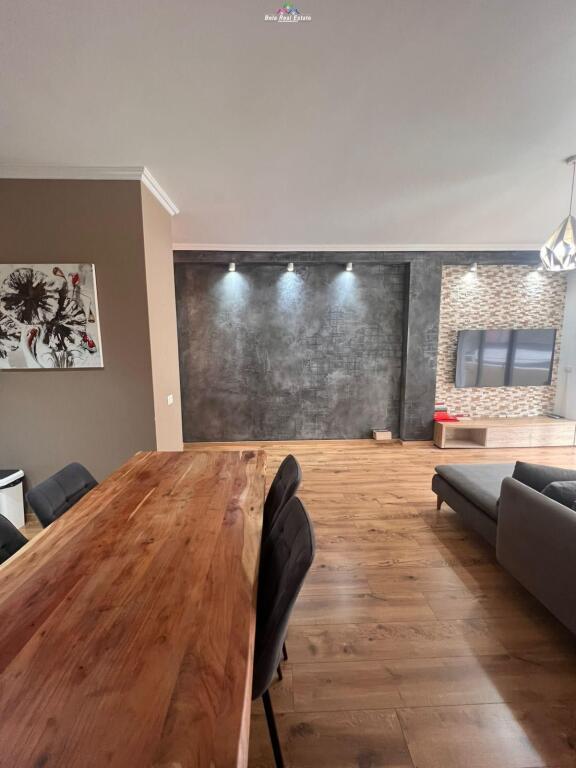 Apartament Me Qera 2+1 Tek Kopshti Botanik (ID B2201607) Tirane