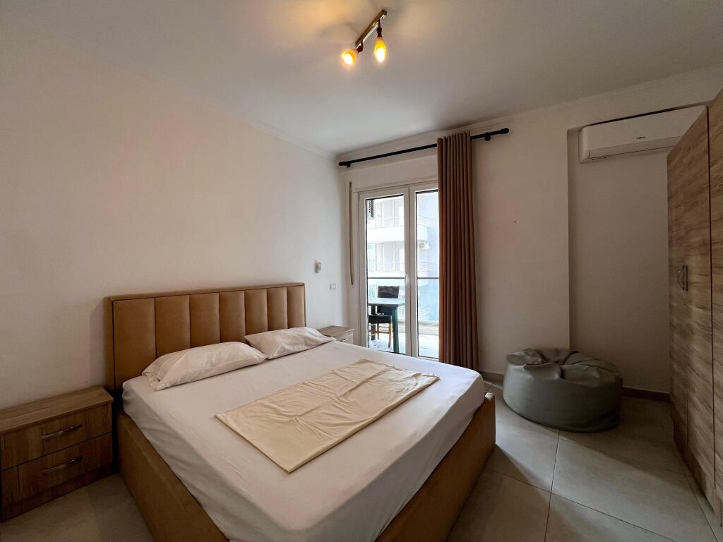 Apartament 3+1+2wc & 2 Ballkone me Qera, Vlore