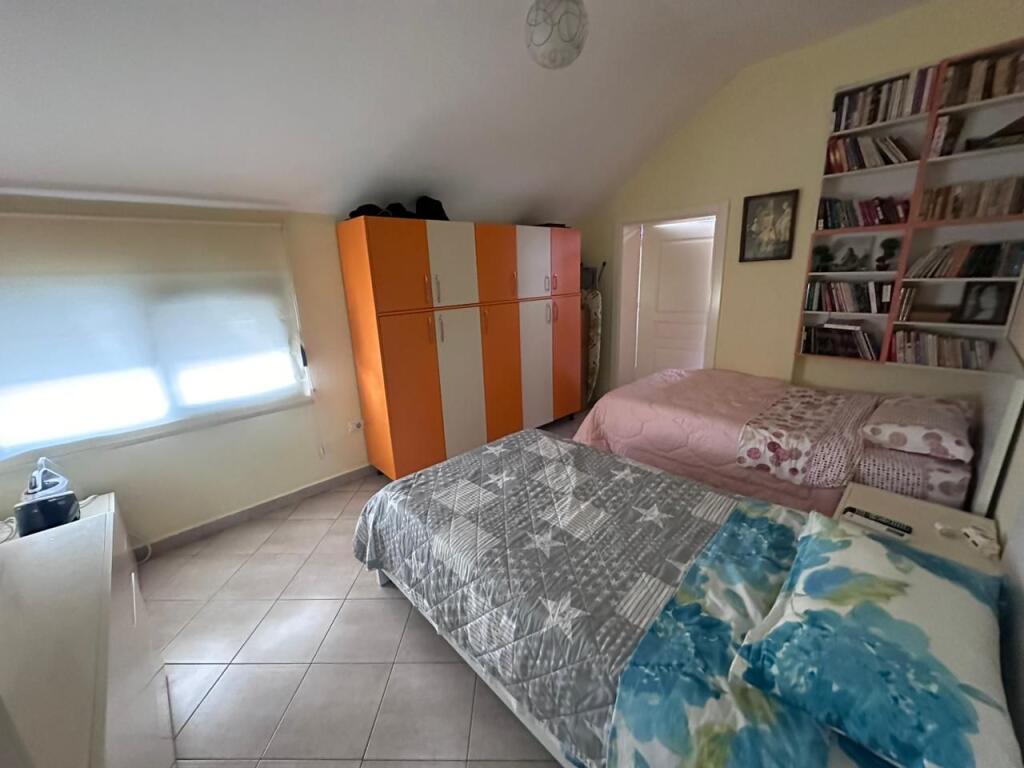 Apartament per shitje tek Liqeni i Thate (pa malore) 