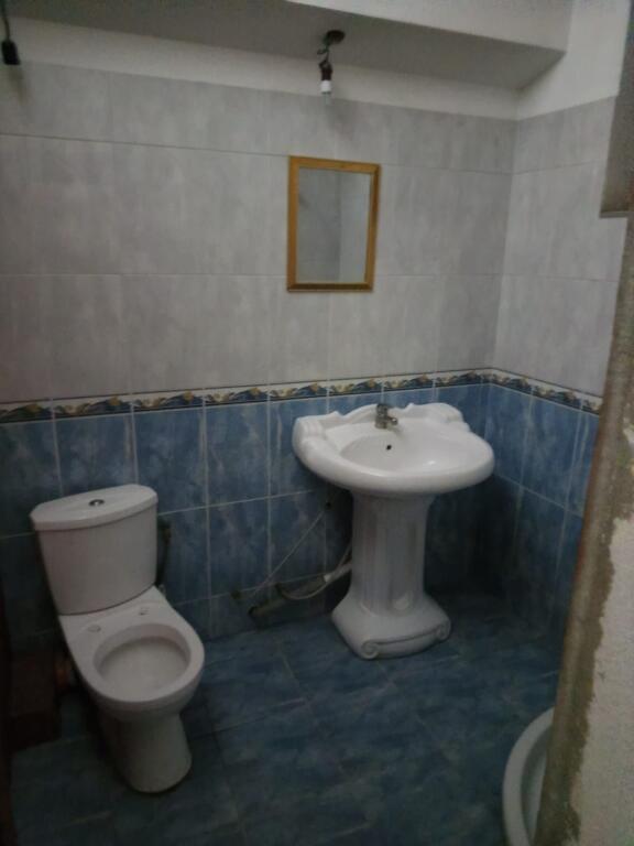 MONOLOCALE 22000 LEKE LAPRAKE.