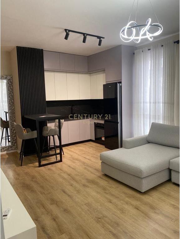 Apartament 1+1 për Qira në Kompleksin Univers City!